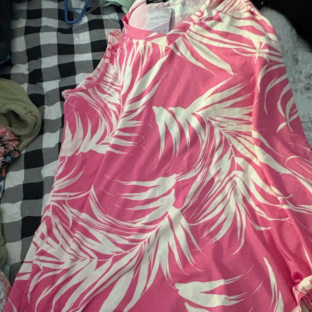 Women’s blouse pretty leaf pattern